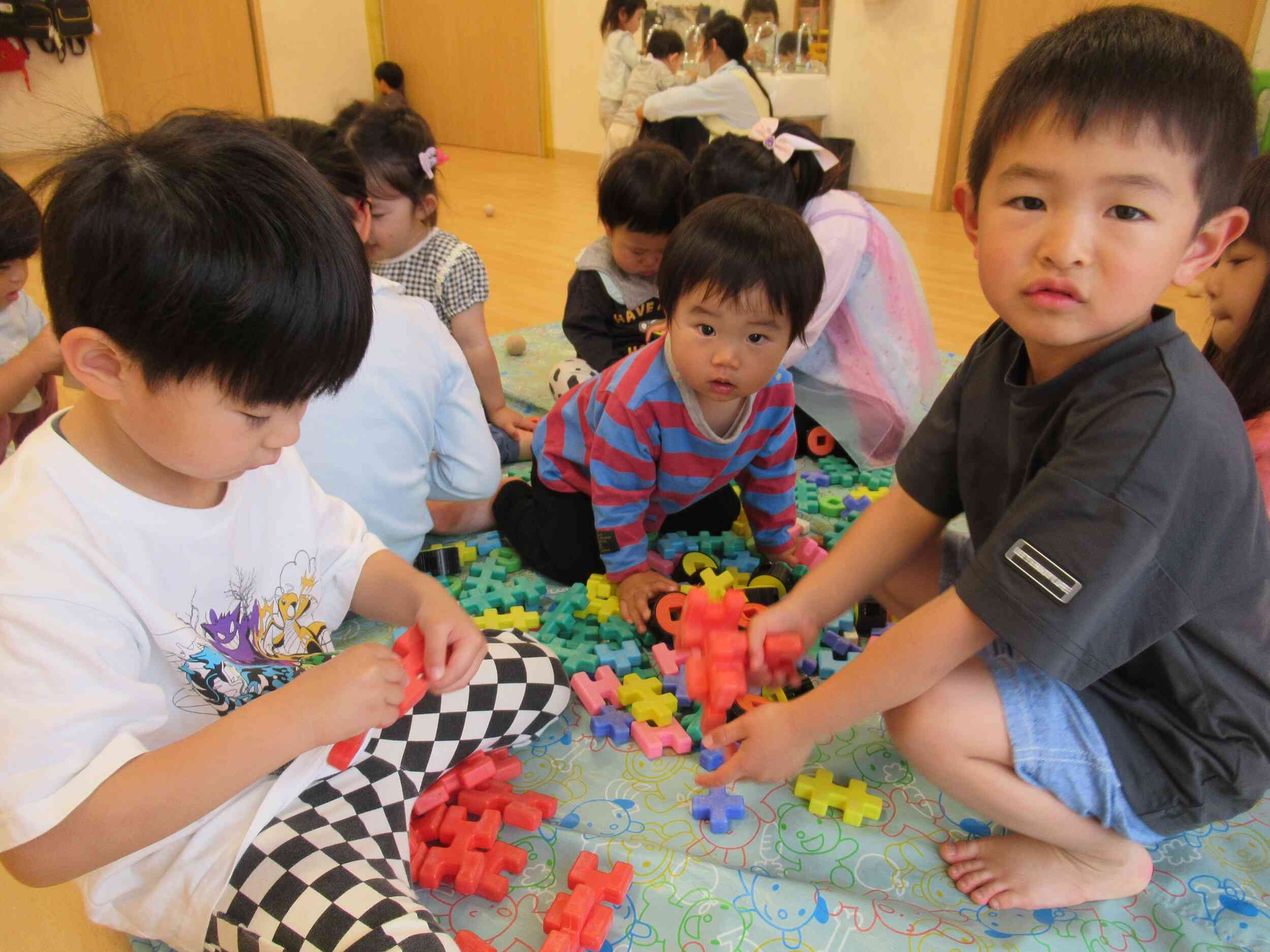 土曜保育の様子｜ニチイキッズみどりの中央保育園｜ニチイキッズ